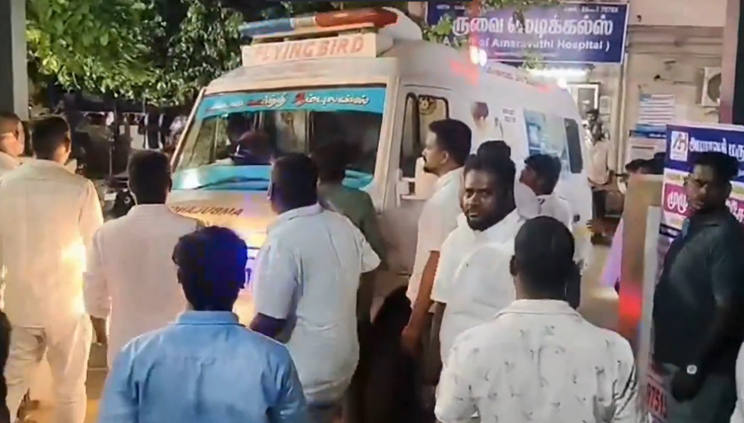 Stampede like situation in Vijay's rally